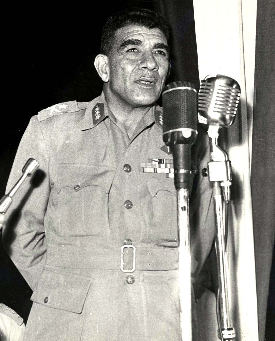 الرئيس محمد نجيب أعلن الحرب على التحرش عام 1953